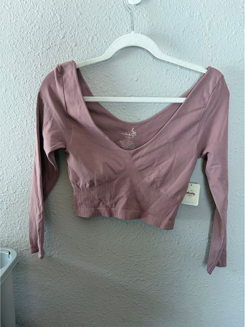 NWT Intimately Free People Mauve Pink Seamless Cropped Long Sleeve size M-L. $48